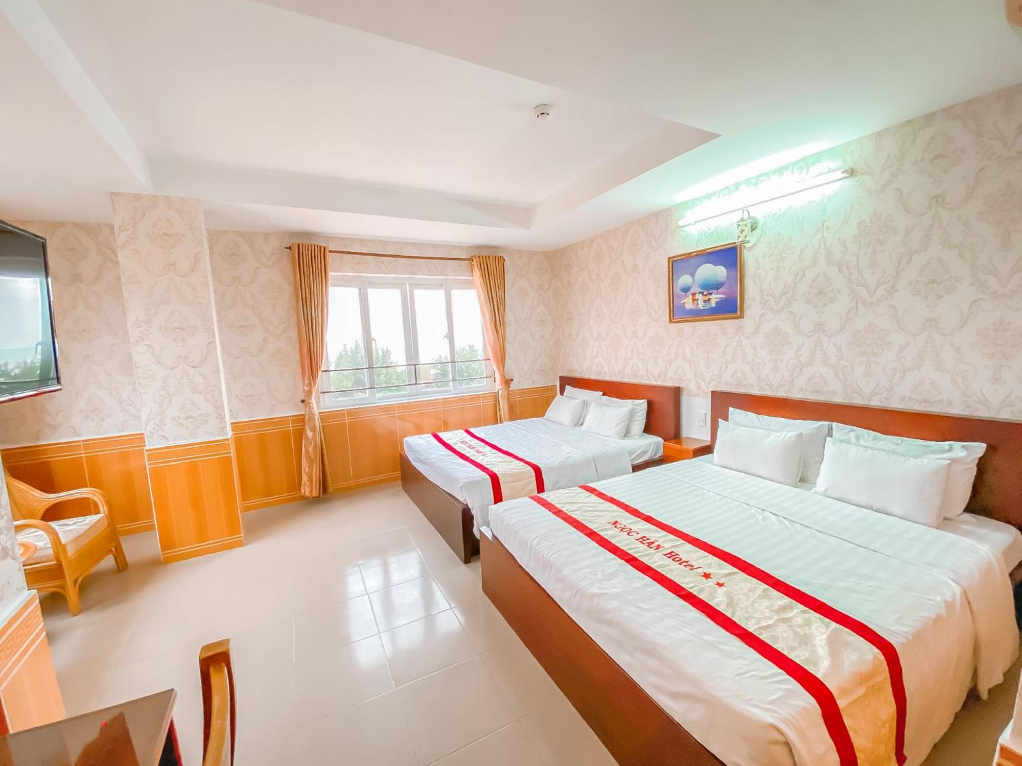 Ngoc Han Hotel By The Moment 头顿 外观 照片