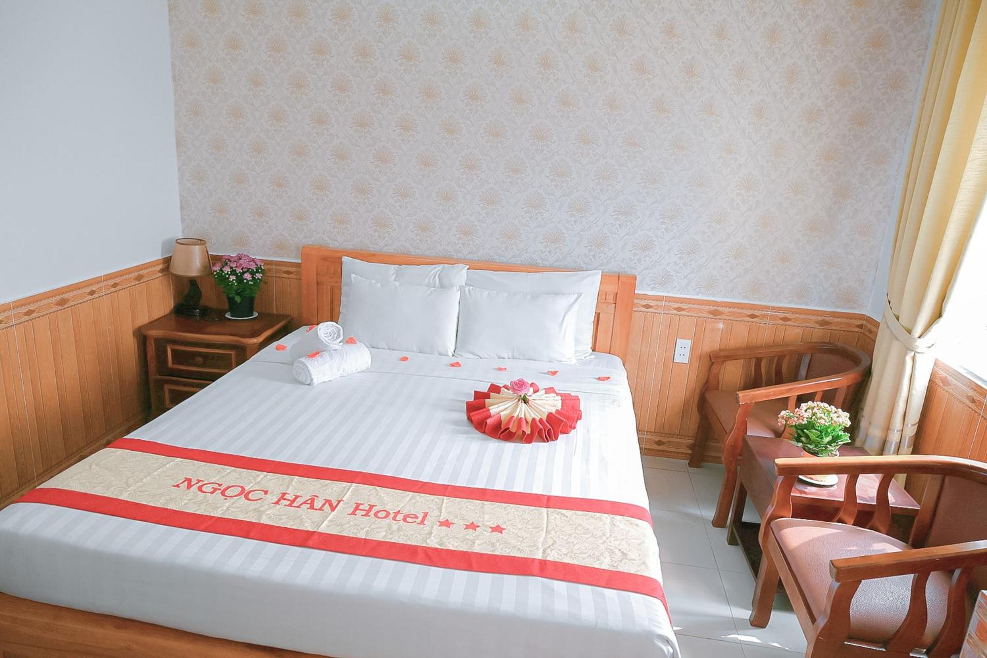 Ngoc Han Hotel By The Moment 头顿 外观 照片
